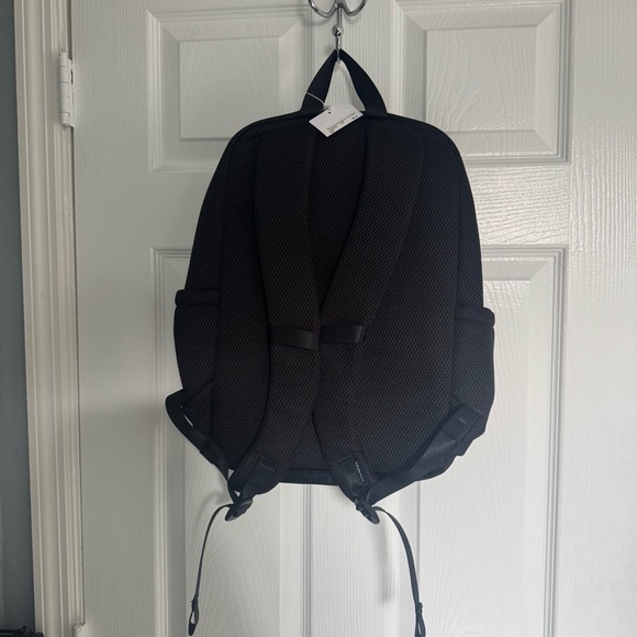 NWT lululemon athletica Black Everywhere Knit Mesh Backpack - Picture 3 of 5